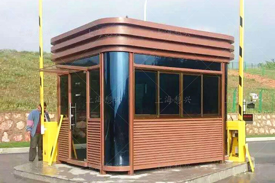 保安崗亭如何應對四季變化？