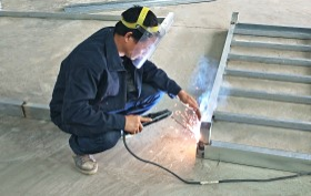 龍骨焊接 龍骨焊接