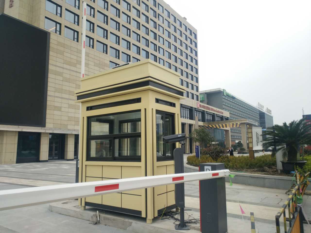 上海虹橋希爾頓酒店真石漆保安崗?fù)? alt=