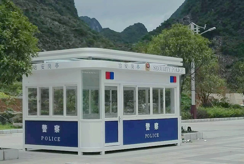 桂林陽朔火車站治安崗?fù)? alt=