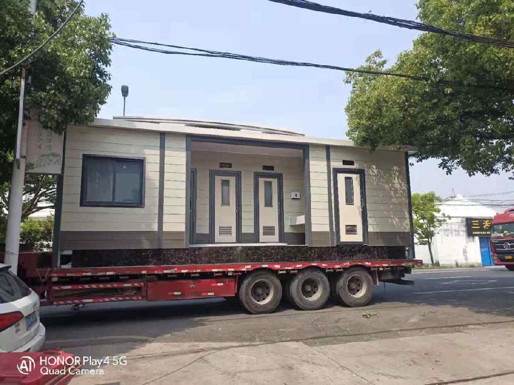 上海移動(dòng)廁所發(fā)貨