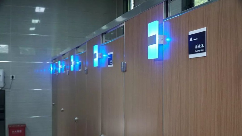 新疆衛(wèi)移動(dòng)廁所內(nèi)部 新疆衛(wèi)移動(dòng)廁所內(nèi)部